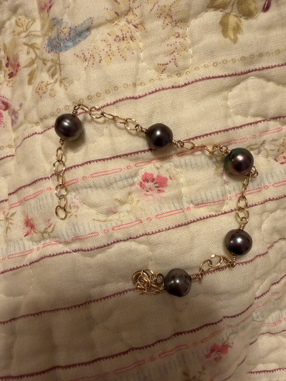 Gold Chain Bracelet with Dark Gray Pearl Accents
